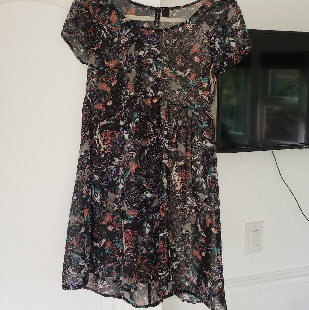 Sheer XS T-Shirt Style Dress